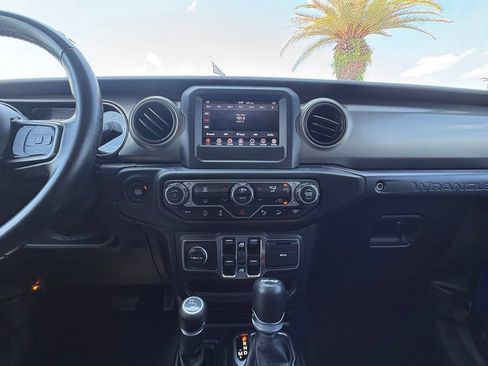 Used 2019 Jeep Wrangler Unlimited Sport S AWD/4WD image 17