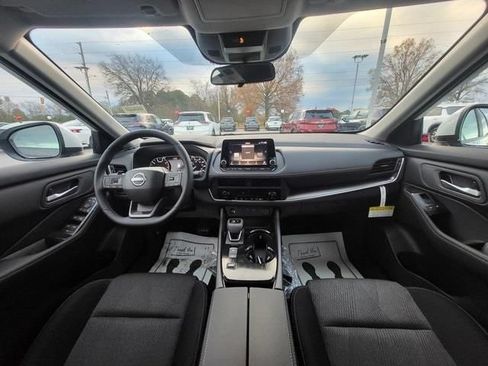 Used 2026 Nissan Rogue SV FWD image 15