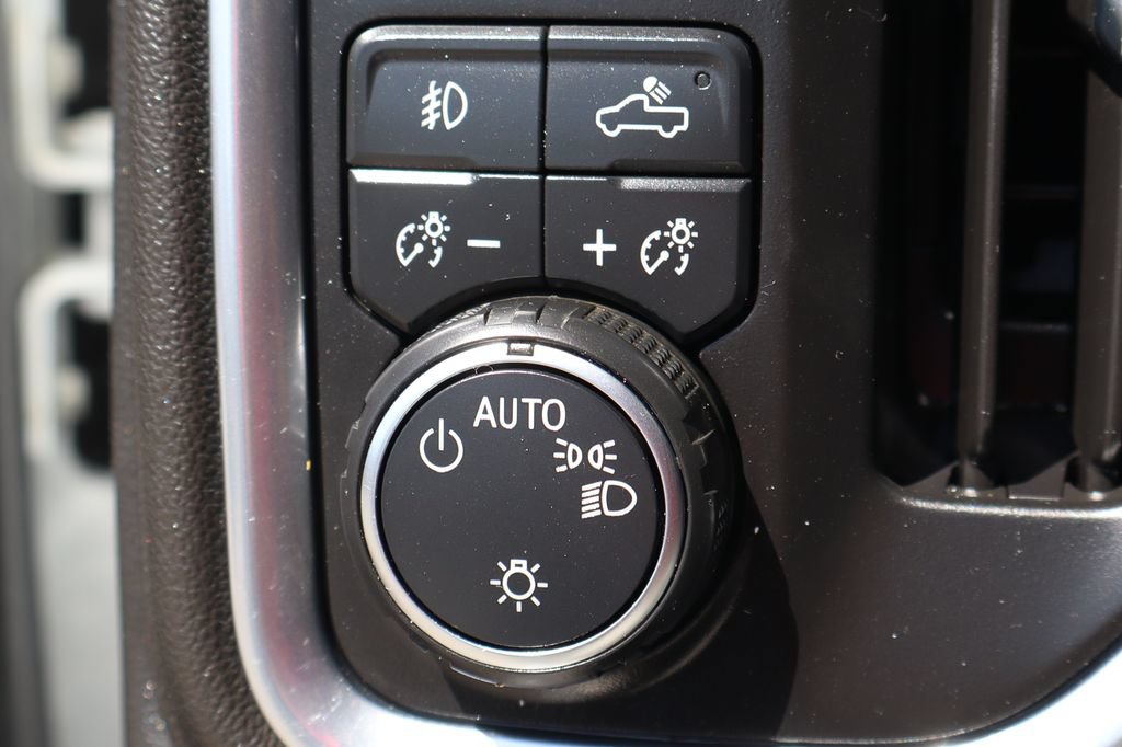 Used 2022 Chevrolet Silverado 3500 LT w/ Convenience Package AWD/4WD image 22