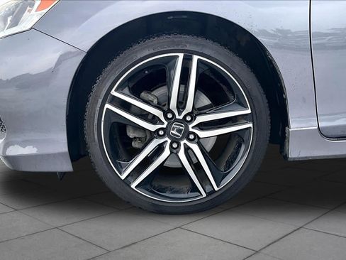 Used 2017 Honda Accord Sport image 11