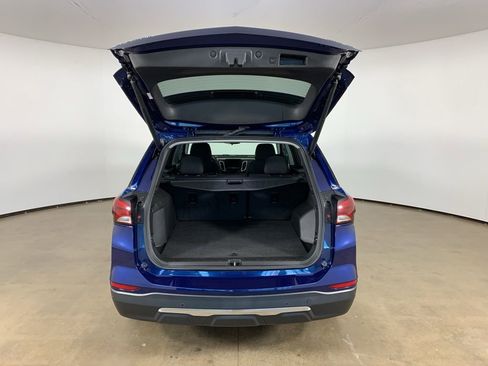 Used 2023 Chevrolet Equinox LT w/ Driver Convenience Package image 12