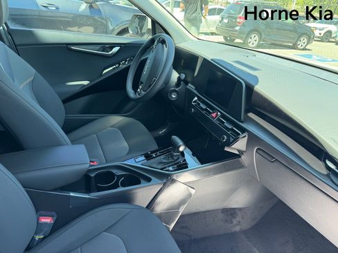 New 2026 Kia Niro LX FWD image 17
