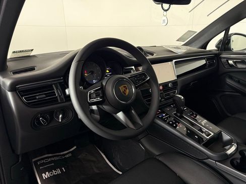 New 2026 Porsche Macan S image 4