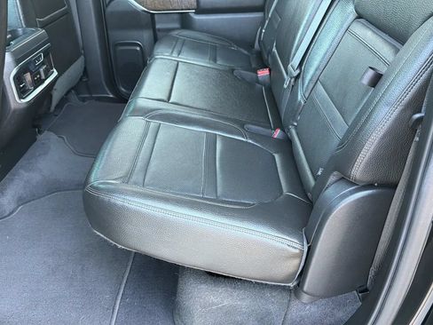 Used 2019 GMC Sierra 1500 Denali w/ Denali Ultimate Package AWD/4WD image 9