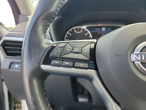 Used 2023 Nissan Altima 2.5 SV w/ SV Premium Package FWD image 22