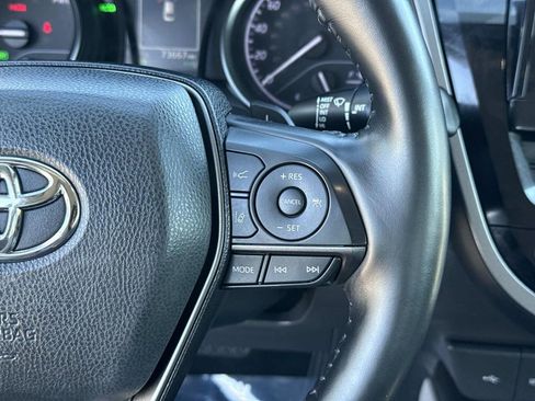 Used 2022 Toyota Camry SE w/ Cold Weather Package image 10