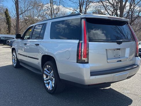 Used 2017 Cadillac Escalade ESV Luxury image 6