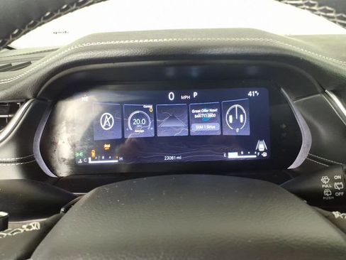 Used 2024 Jeep Grand Cherokee Limited w/ Black Appearance Package image 16