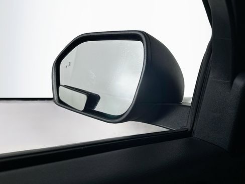 Used 2021 Ford Explorer XLT image 16