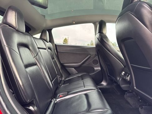 Used 2022 Tesla Model Y Performance image 19