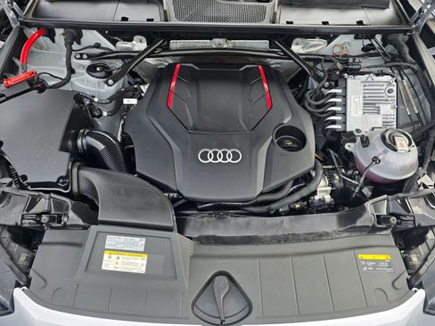 Used 2023 Audi SQ5 Prestige w/ Prestige Package image 10