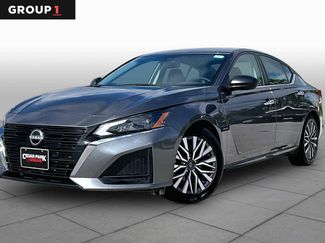 Used 2025 Nissan Altima 2.5 SV FWD video 1