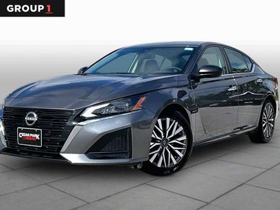 Used 2025 Nissan Altima 2.5 SV