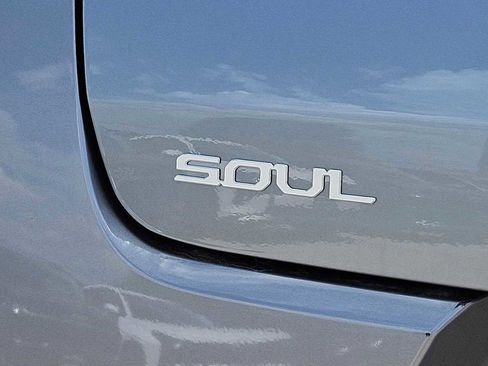 Used 2025 Kia Soul LX FWD image 12