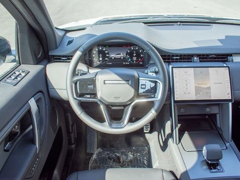 New 2026 Land Rover Discovery Sport Landmark AWD/4WD image 12