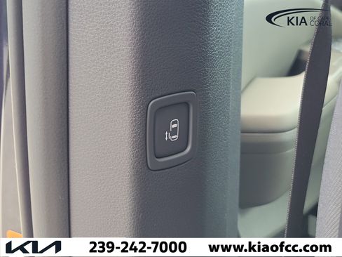 New 2026 Kia Carnival LX FWD image 21