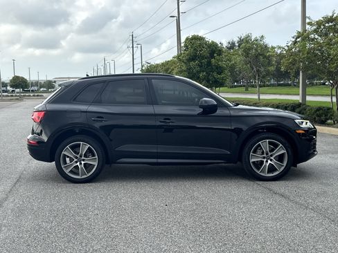 Used 2020 Audi Q5 2.0T Premium Plus w/ Premium Plus Package AWD/4WD image 3