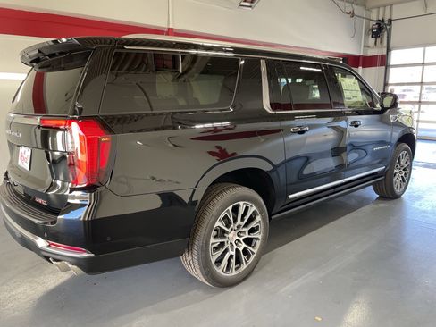 New 2026 GMC Yukon XL Denali w/ Sun & Power Step Package image 4