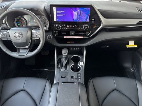 New 2026 Toyota Highlander XLE image 15