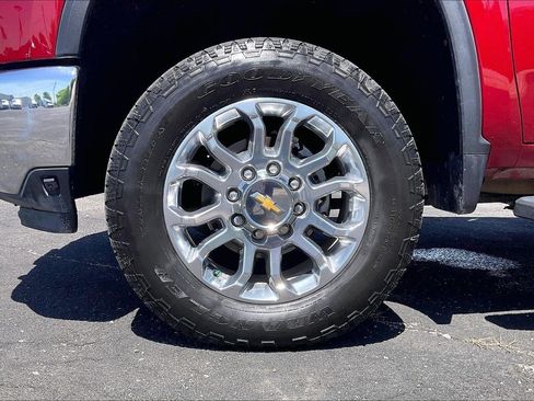Used 2025 Chevrolet Silverado 3500 LTZ w/ LTZ Plus Package AWD/4WD image 9