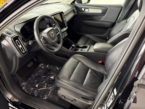 Used 2023 Volvo XC40 B5 Core w/ Protection Package Premier AWD/4WD image 23