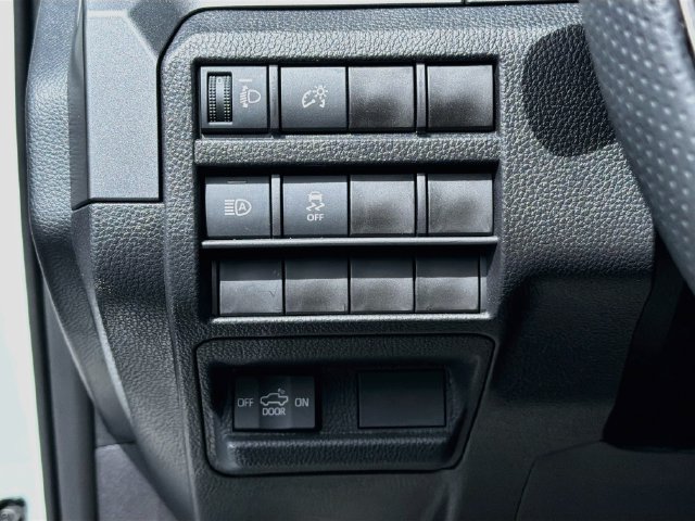 Used 2025 Toyota Tacoma TRD Sport AWD/4WD image 10
