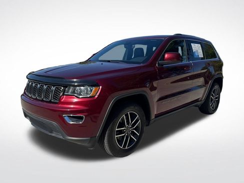 Used 2019 Jeep Grand Cherokee Laredo w/ Laredo X Package RWD image 3