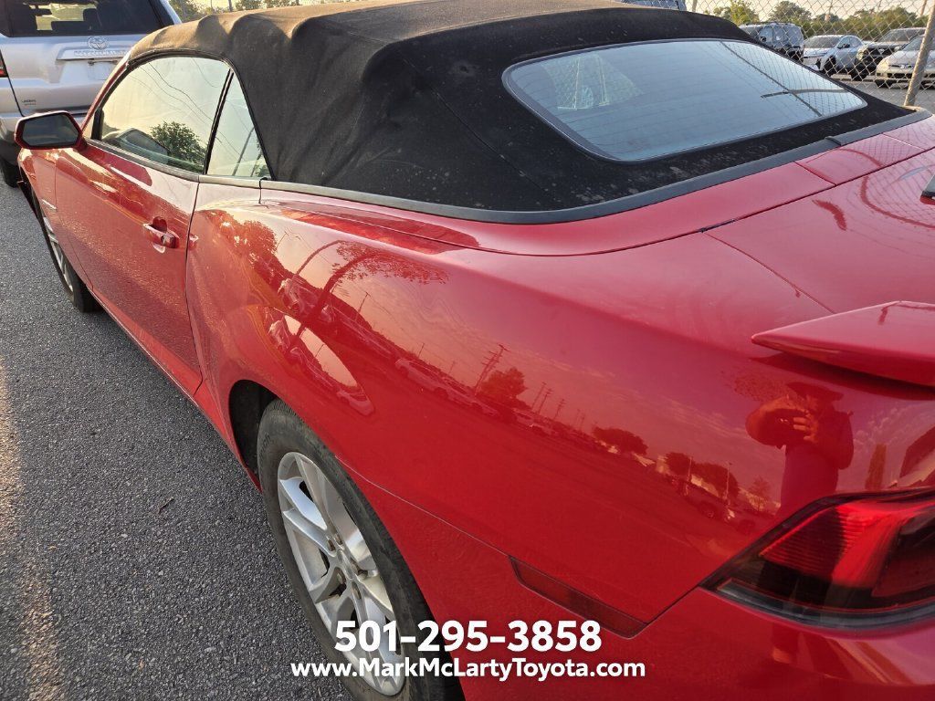 Used 2015 Chevrolet Camaro LT RWD image 9