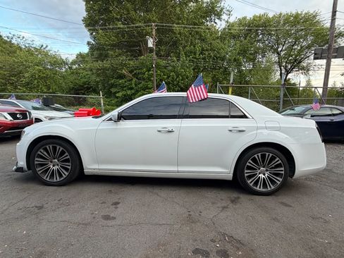 Used 2012 Chrysler 300 S RWD image 9