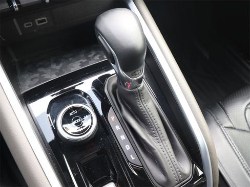 Used 2024 Chevrolet Colorado ZR2 w/ Technology Package image 22