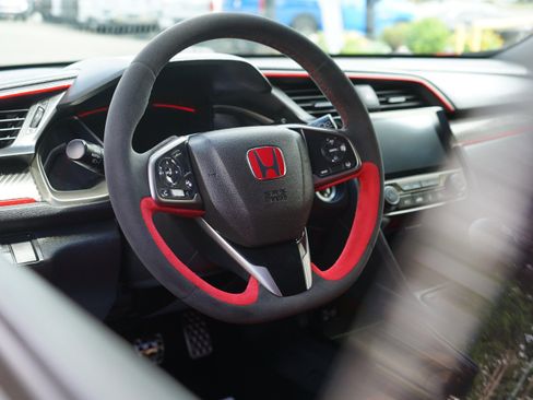 Used 2021 Honda Civic Type R image 11