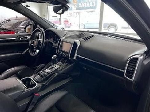 Used 2016 Porsche Cayenne S AWD/4WD image 31