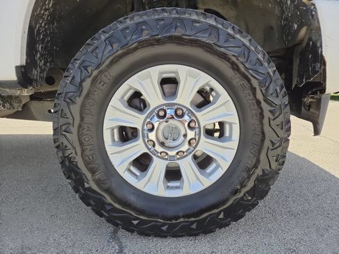 Used 2017 Ford F250 Platinum w/ Platinum Ultimate Package AWD/4WD image 16