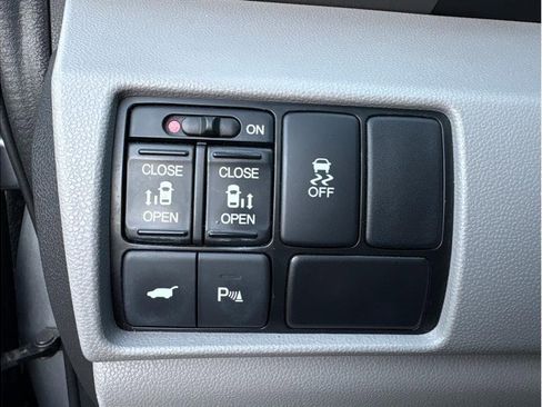 Used 2013 Honda Odyssey Touring image 25