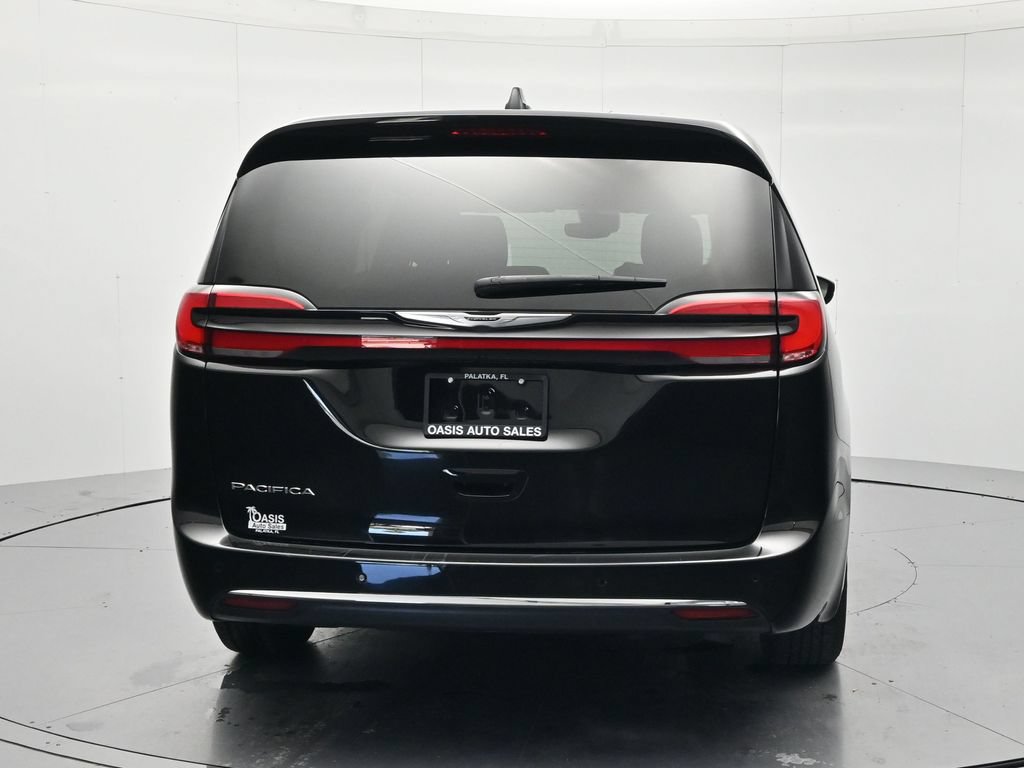 Used 2025 Chrysler Pacifica Select FWD image 6