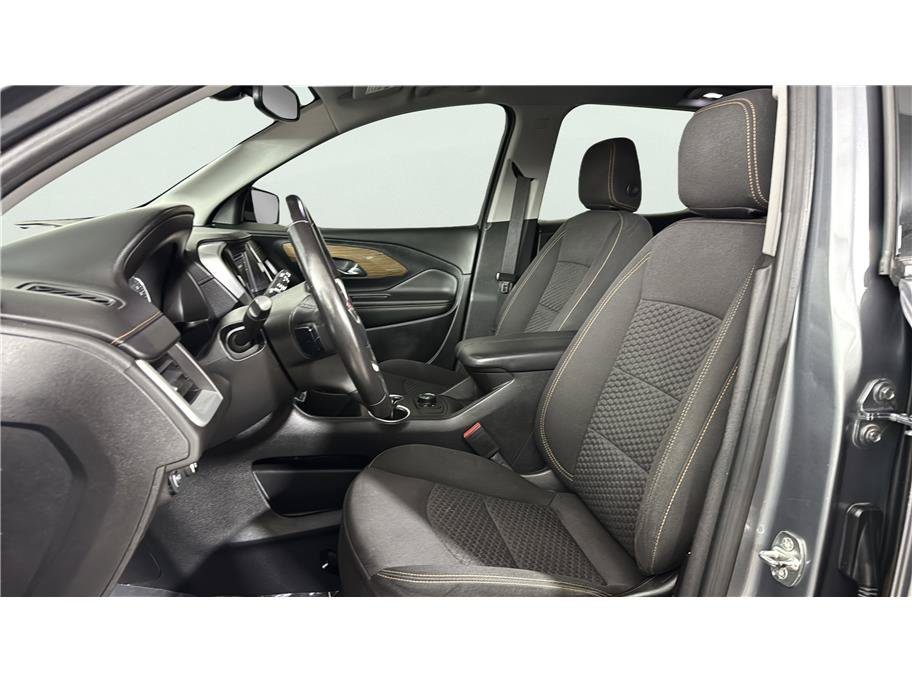 Used 2020 GMC Terrain SLE FWD image 11