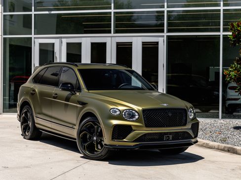 Used 2024 Bentley Bentayga image 30