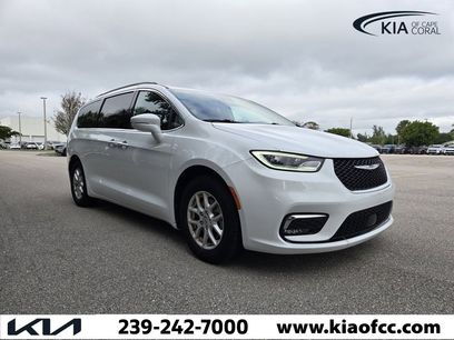 Used 2022 Chrysler Pacifica Touring-L