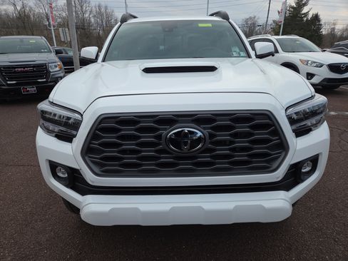 Certified 2023 Toyota Tacoma TRD Sport w/ Technology Package image 8
