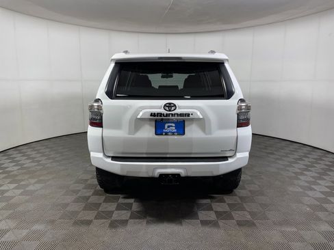 Used 2018 Toyota 4Runner SR5 image 6