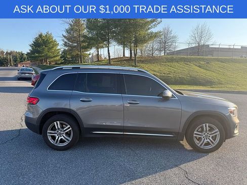 Used 2021 Mercedes-Benz GLB 250 4MATIC image 2