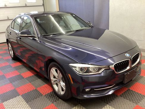 Used 2017 BMW 330i xDrive Sedan AWD/4WD image 2