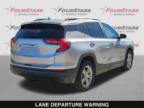 Used 2021 GMC Terrain SLE w/ Driver Convenience Package image 4