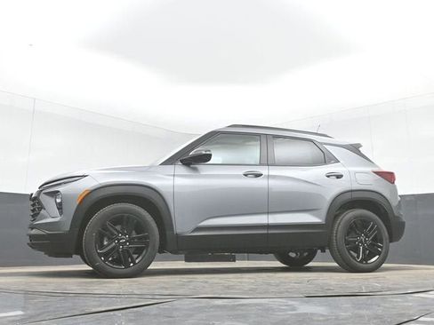 New 2026 Chevrolet TrailBlazer LT w/ Midnight Edition FWD image 43