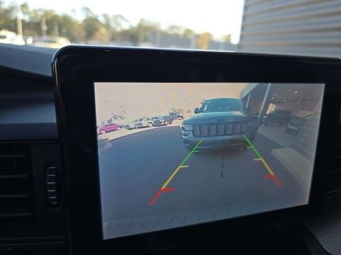 Used 2020 Ford Explorer XLT w/ Class III Trailer Tow Package image 12