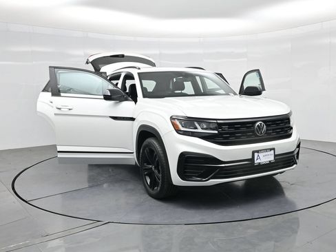 Used 2023 Volkswagen Atlas Cross Sport SEL R-Line AWD/4WD image 34