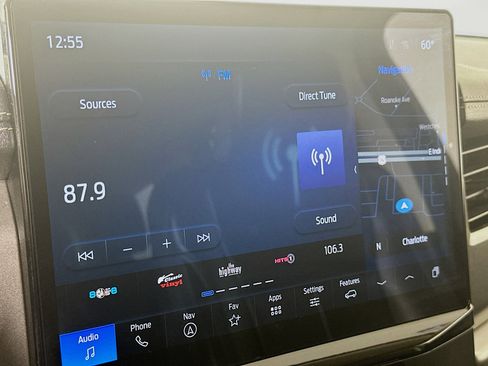 Used 2024 Ford Expedition XLT image 21