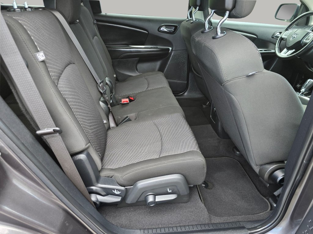 Used 2019 Dodge Journey SE w/ Connectivity Group FWD image 41