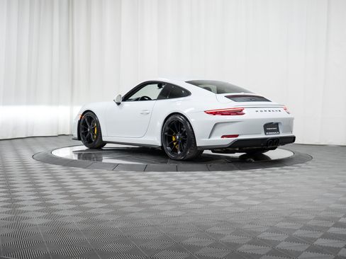 Certified 2018 Porsche 911 GT3 RWD image 42