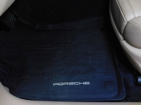Used 2023 Porsche Macan S AWD/4WD image 32
